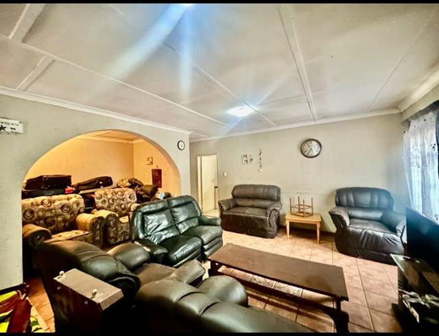 3 BEDROOM HOUSE FOR SALE IN VANDERBIJLPARK CE 2